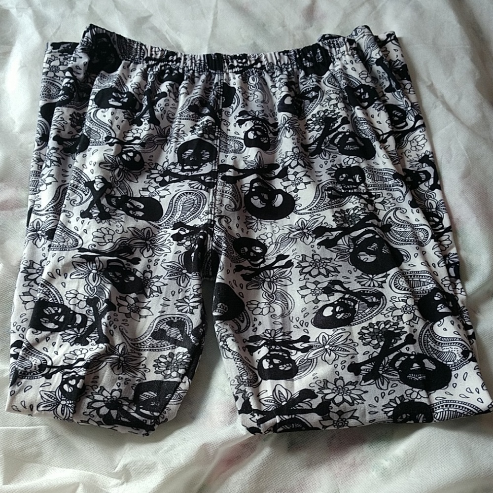 L.A. Sweet Poison Black &White Leggings Sz Plus